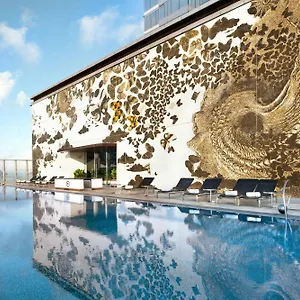 W 5*, Hong Kong Çin